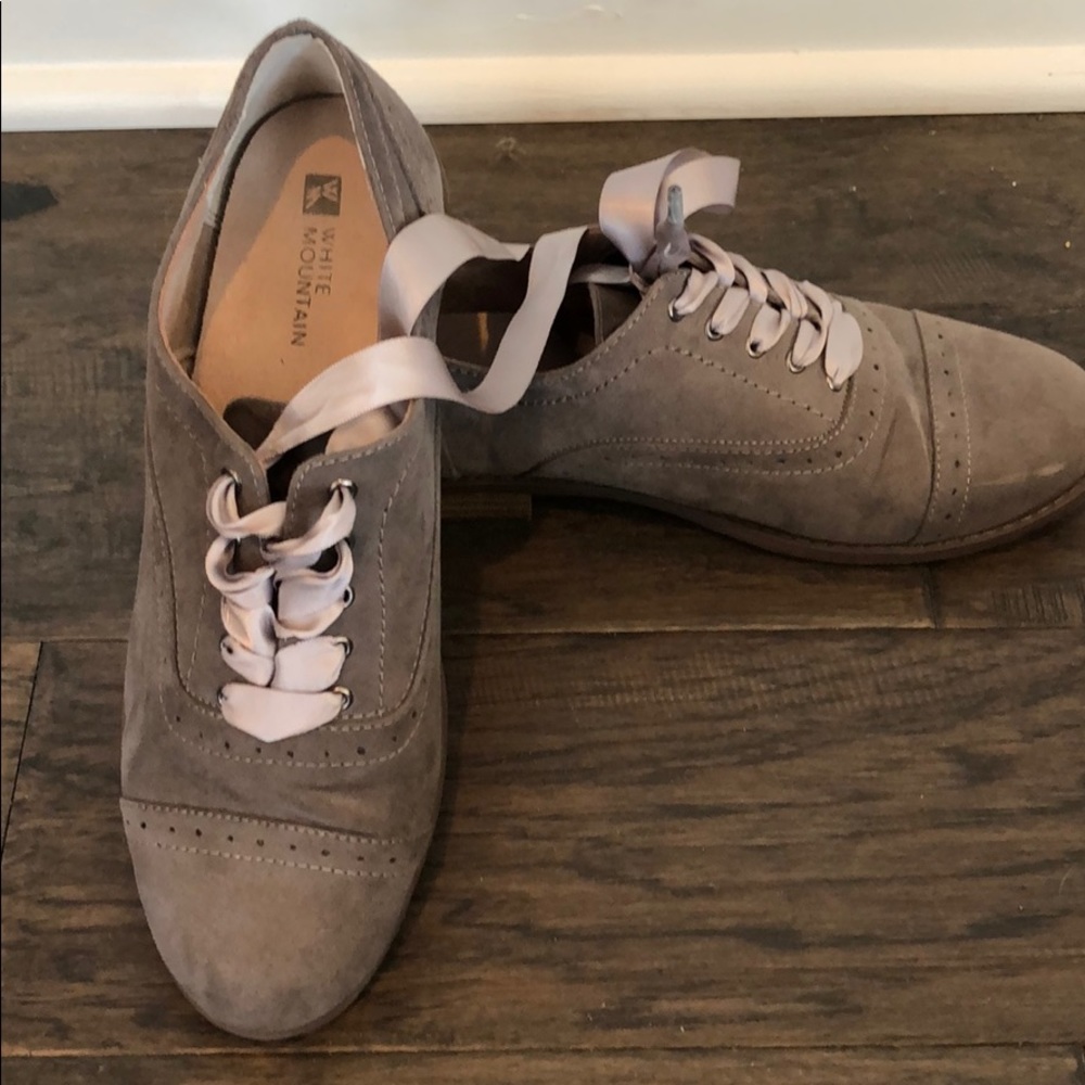 White mountain gray Oxford with ribbon laces